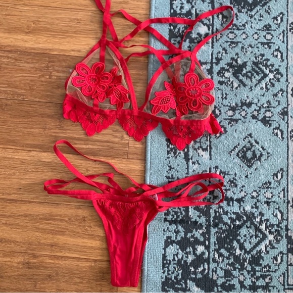 For Love and Lemons Ruby Appliqué Set - Picture 6 of 15